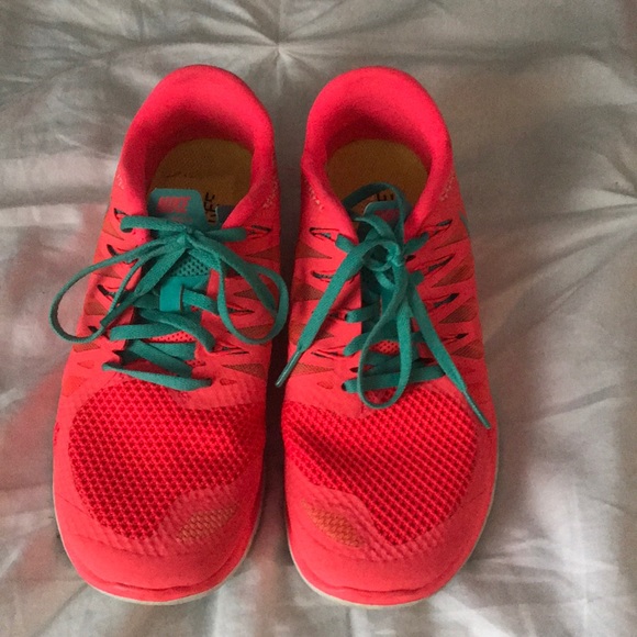 NIKE RUNNING SHOES - Picture 5 of 6